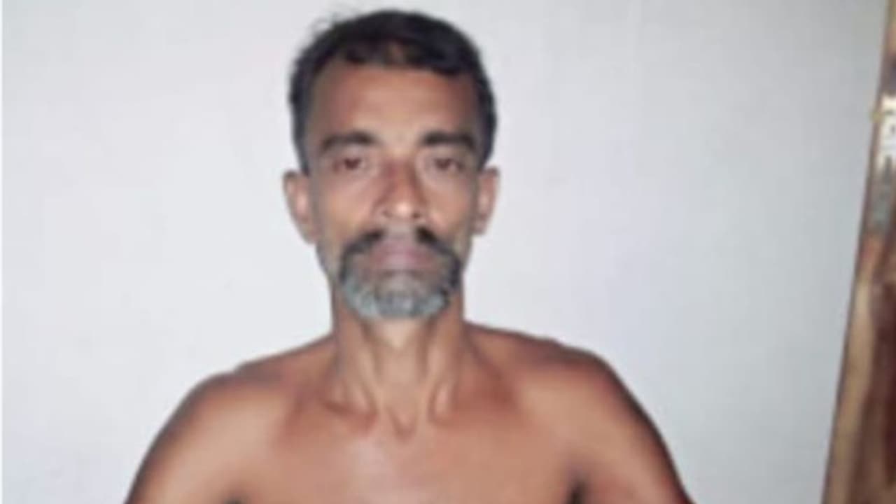 മദ്യപിച്ചെത്തി മർദ്ദിച്ചു, ഭാര്യ കൊടുവാൾ എടുത്ത് വെട്ടി; കാസർകോട് മധ്യവയസ്‌കൻ കൊല്ലപ്പെട്ടു