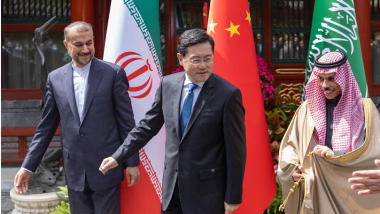 സൗദി ഇറാൻ ബന്ധം; എംബസികൾ ഉടൻ തുറക്കും, വിമാന സർവിസുകൾ പുനഃരാരംഭിക്കും സൗദി ഇറാൻ ബന്ധം; എംബസികൾ ഉടൻ തുറക്കും, വിമാന സർവിസുകൾ പുനഃരാരംഭിക്കും