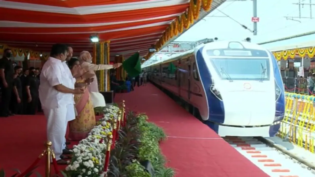 தெலுங்கானாவில் ஏழைகளுக்கான ரேஷனையும் குடும்ப அரசியல் கட்சிகள் கொள்ளையடித்தன:பிரதமர் மோடி!! தெலுங்கானாவில் ஏழைகளுக்கான ரேஷனையும் குடும்ப அரசியல் கட்சிகள் கொள்ளையடித்தன:பிரதமர் மோடி!!