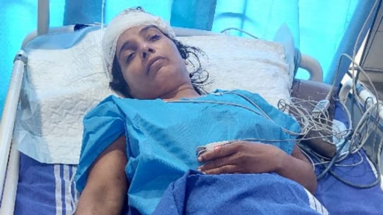 കണ്ണൂരിൽ അമ്മയ്ക്കും രണ്ട് മക്കൾക്കും വെട്ടേറ്റു; ആക്രമിച്ചത് അയൽവാസി കണ്ണൂരിൽ അമ്മയ്ക്കും രണ്ട് മക്കൾക്കും വെട്ടേറ്റു; ആക്രമിച്ചത് അയൽവാസി