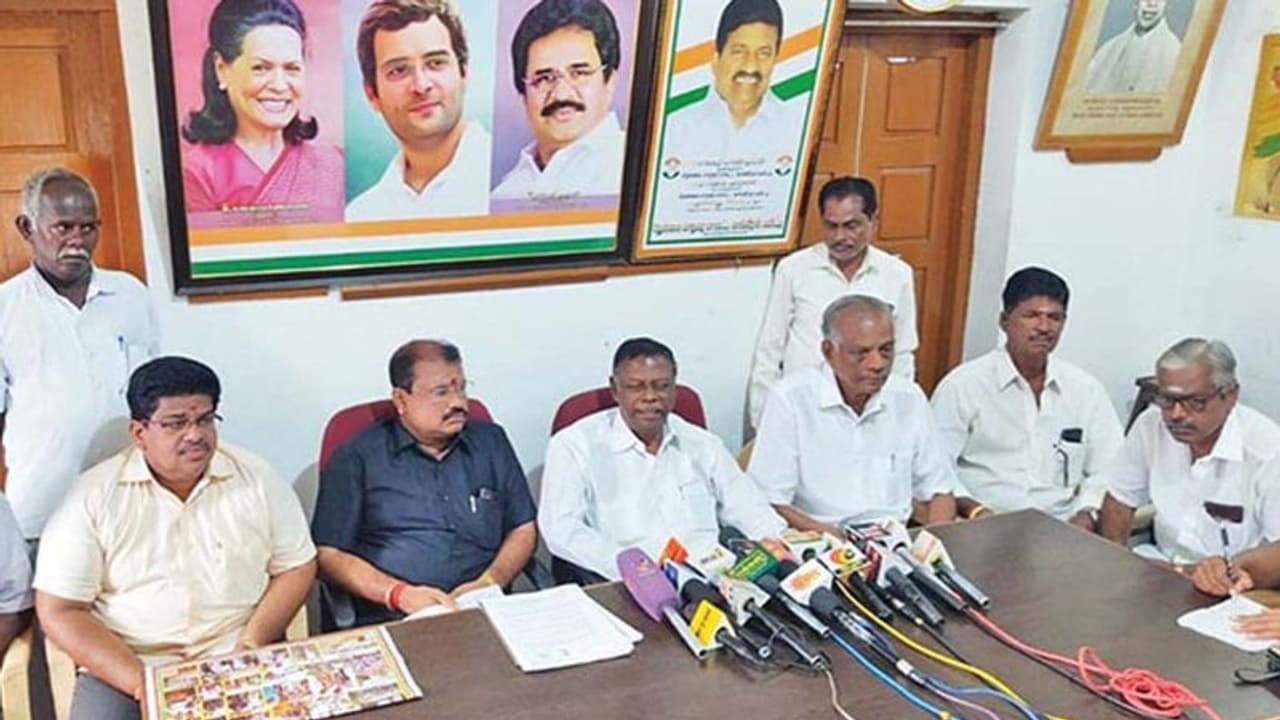 கைதிகளின் பற்களை உடைத்த அதிகாரி மீது கொலை வழக்கு பதிய வேண்டும் முன்னாள் அமைச்சர் கோரிக்கை