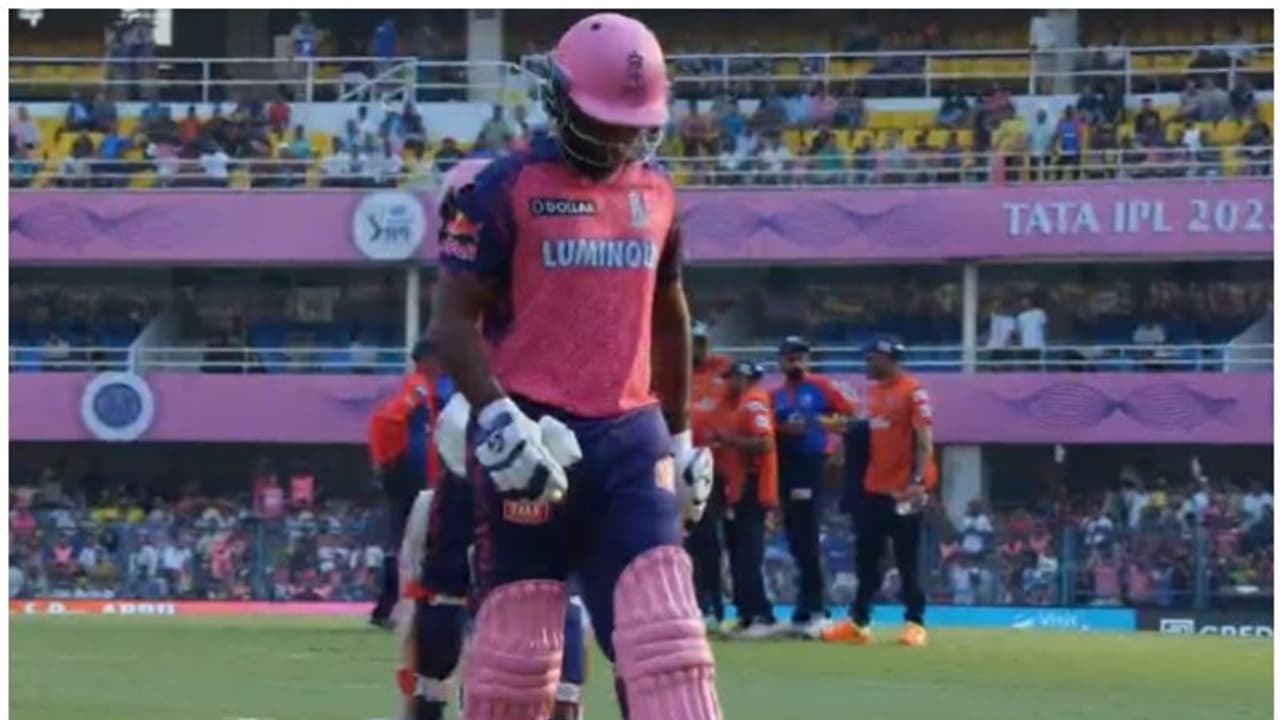 അതിര്‍ത്തി കടത്താനുള്ള ആവേശം ഒന്ന് പിഴച്ചു; ഡല്‍ഹിക്കെതിരെ തിളങ്ങാതെ സഞ്ജു, പൂജ്യത്തിന് പുറത്ത്