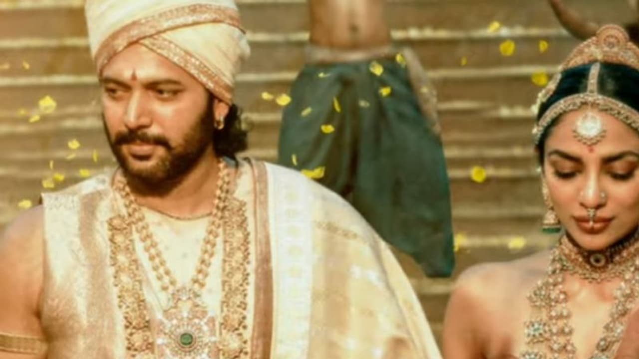 'വീര രാജ വീര', 'പൊന്നിയിൻ സെല്വനി'ലെ പുതിയ ഗാനം പുറത്ത് 'വീര രാജ വീര', 'പൊന്നിയിൻ സെല്വനി'ലെ പുതിയ ഗാനം പുറത്ത്