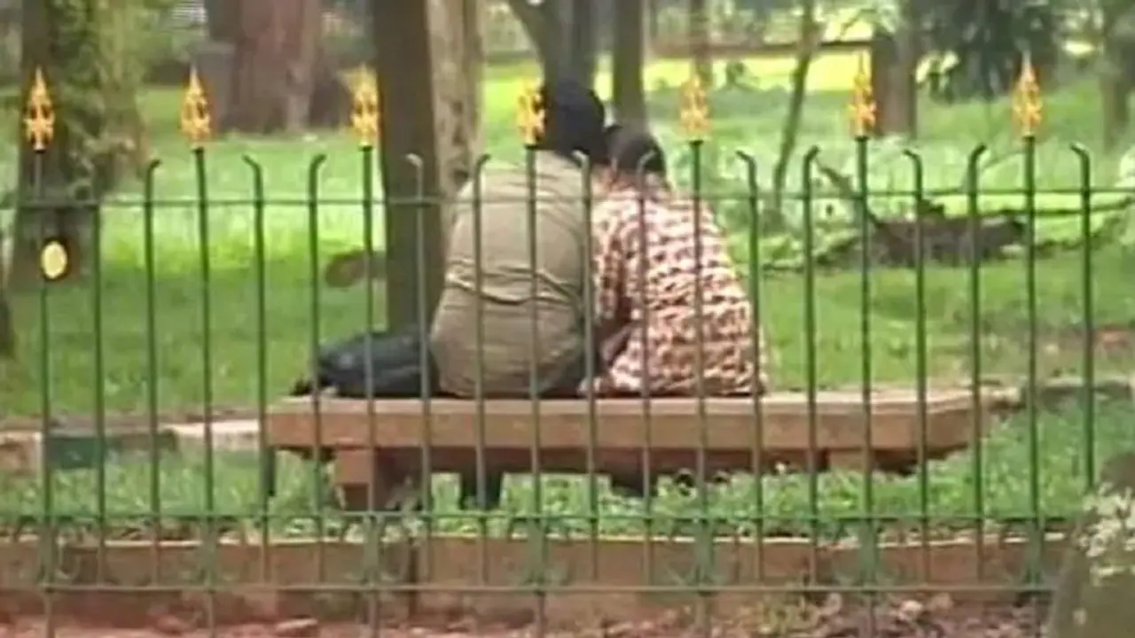 Bengaluru: ಕಬ್ಬನ್ ಪಾರ್ಕ್‌ನಲ್ಲಿ‌ ಕೂರುವ ಪ್ರೇಮಿಗಳಿಗೆ ಶಾಕ್: ಇನ್ಮುಂದೆ ಲವರ್ಸ್‌ಗಳಿಗೆ ನೋ ಎಂಟ್ರಿ!