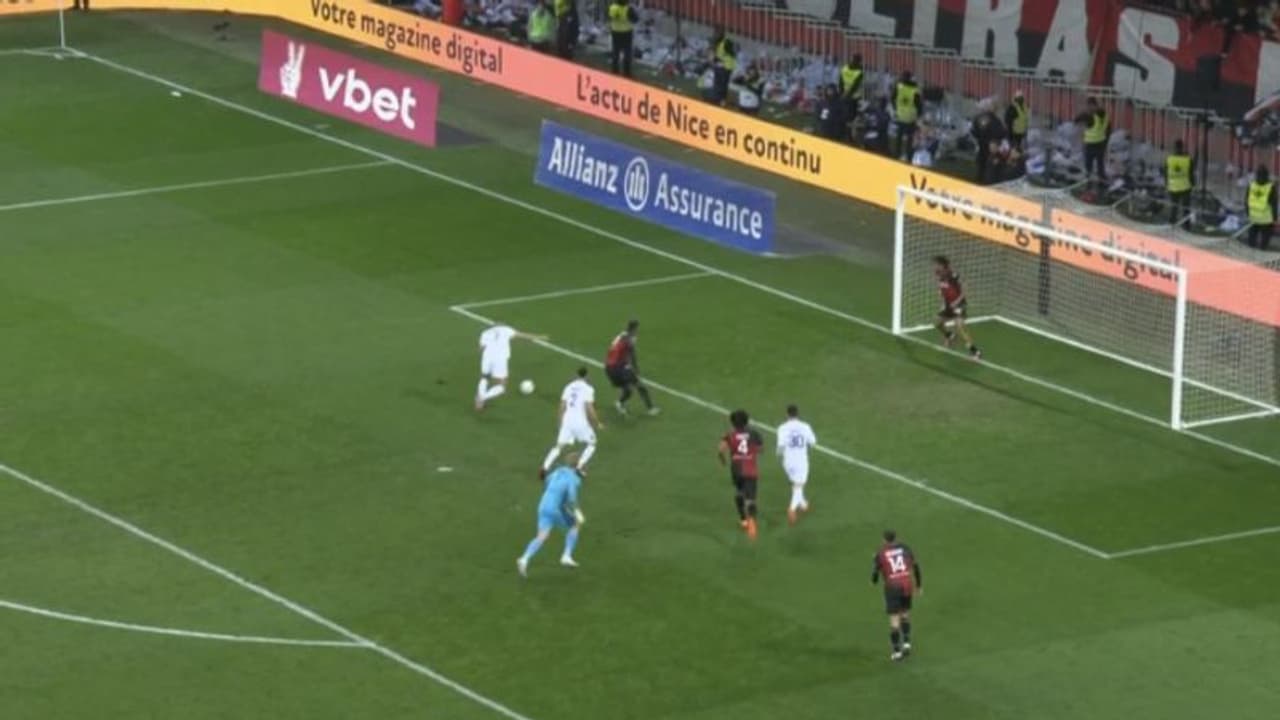 ഗോള്‍ നേടാമായിരുന്നിട്ടും മെസിയുടെ പാസ് എംബാപ്പെയ്ക്ക്! തുറന്ന പോസ്റ്റിലും ഗോളടിക്കാതെ ഫ്രഞ്ച് താരം വീഡിയോ