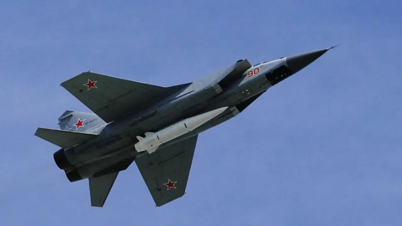 முக்கியமான போர் விமானத் திட்டத்துக்கு மத்திய பாதுகாப்பு அமைச்சரவை குழு ஒப்புதல்! முக்கியமான போர் விமானத் திட்டத்துக்கு மத்திய பாதுகாப்பு அமைச்சரவை குழு ஒப்புதல்!