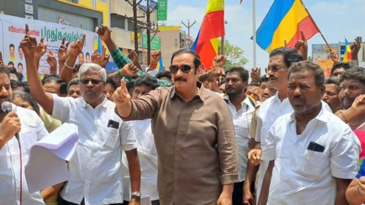 தமிழ்நாட்டிலேயெ மிகப்பெரிய மதுபானக்கூடம் சேப்பாக்கம் மைதானம் தான் அன்புமணி பேச்சு தமிழ்நாட்டிலேயெ மிகப்பெரிய மதுபானக்கூடம் சேப்பாக்கம் மைதானம் தான் அன்புமணி பேச்சு