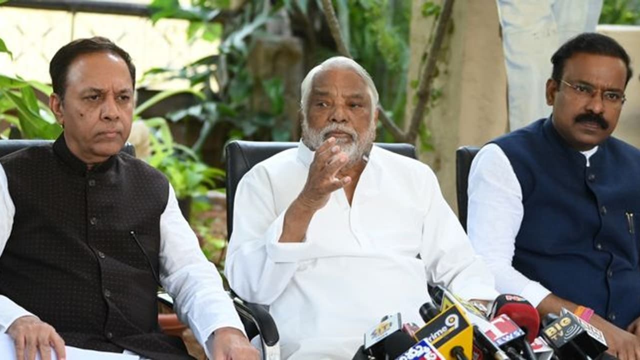 విపక్ష కూటమి భేటీకి వెళ్లకపోతే బీజేపీతో ఉన్నట్టా?: కేశవరావు