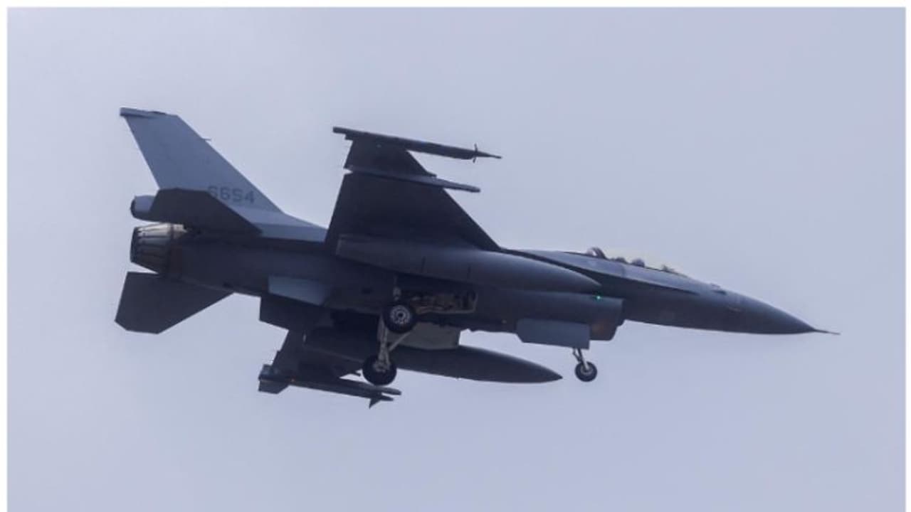 രണ്ടാംദിനവും തായ്വാനെ വളഞ്ഞ് ചൈനീസ് സൈനികാഭ്യാസം, മുന്നറിയിപ്പുമായി അമേരിക്ക രണ്ടാംദിനവും തായ്വാനെ വളഞ്ഞ് ചൈനീസ് സൈനികാഭ്യാസം, മുന്നറിയിപ്പുമായി അമേരിക്ക