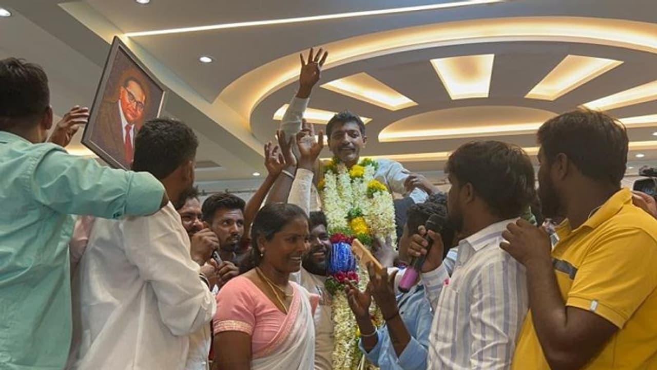 ಚಿತ್ರದುರ್ಗ: ಜೆಡಿಎಸ್‌ನಿಂದ ಕಣಕ್ಕಿಳಿಯುವಂತೆ ರಘು ಆಚಾರ್‌ಗೆ ಅಭಿಮಾನಿಗಳ ಸಲಹೆ