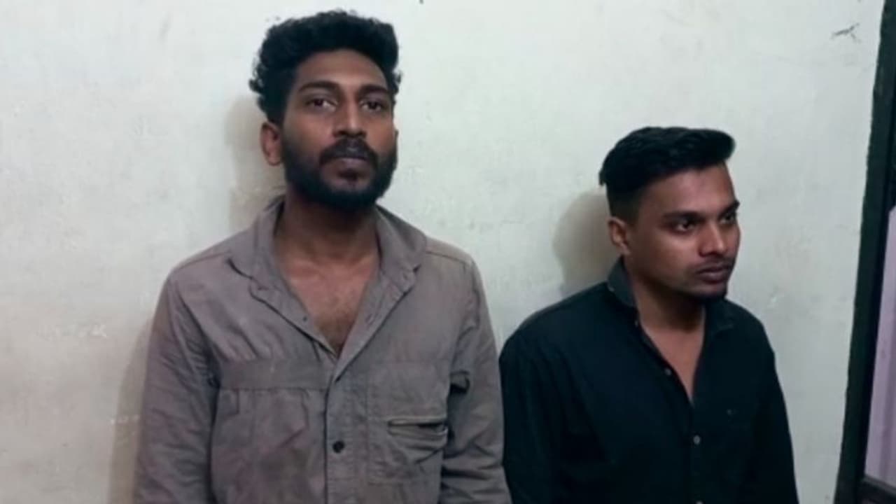 സുഹൃത്തുക്കള് കളിയാക്കിയതിന് ഗുണ്ടകള്ക്ക് ക്വട്ടേഷന്; 15കാരന് റിമാന്ഡില് സുഹൃത്തുക്കള് കളിയാക്കിയതിന് ഗുണ്ടകള്ക്ക് ക്വട്ടേഷന്; 15കാരന് റിമാന്ഡില്