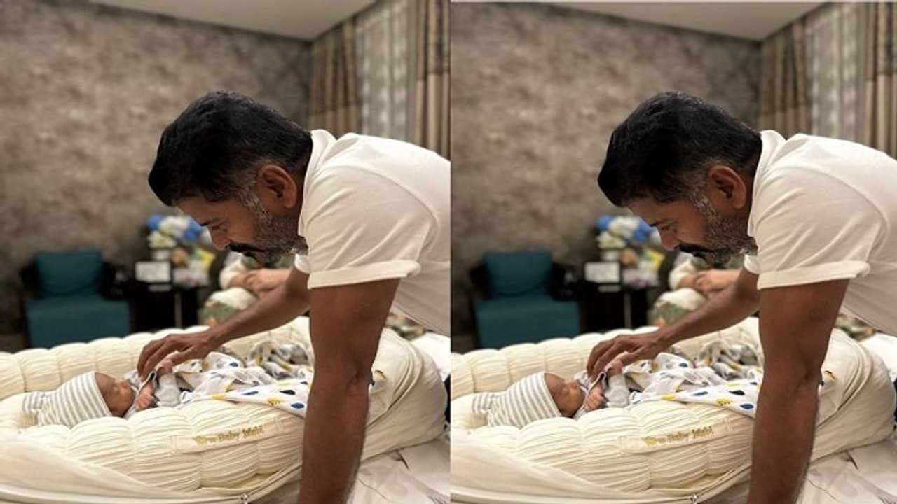 తాత అయిన రేవంత్ రెడ్డి.. మనవడి ఫొటోతో ట్వీట్.. తాత అయిన రేవంత్ రెడ్డి.. మనవడి ఫొటోతో ట్వీట్..