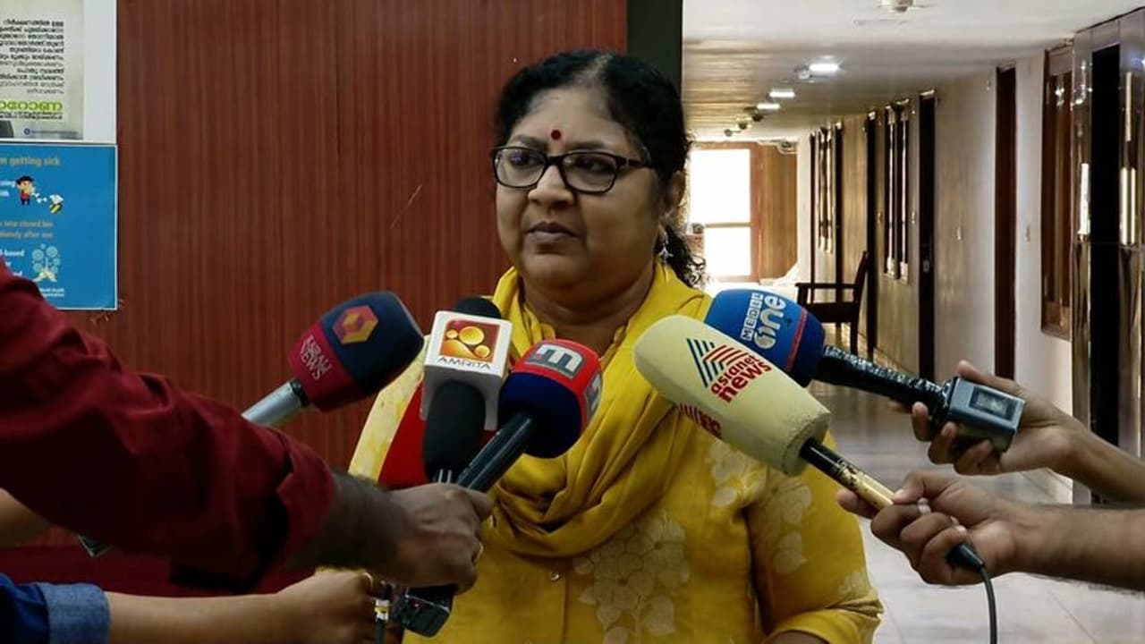 ബിജെപിയുടെ ഭവന സന്ദർശനം കാപട്യം, പൊയ്മുഖം ക്രിസ്ത്യൻ ജനത മനസിലാക്കണം: മന്ത്രി ആർ ബിന്ദു ബിജെപിയുടെ ഭവന സന്ദർശനം കാപട്യം, പൊയ്മുഖം ക്രിസ്ത്യൻ ജനത മനസിലാക്കണം: മന്ത്രി ആർ ബിന്ദു