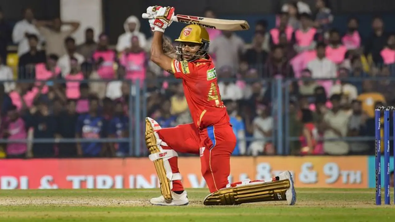 ചെക്കന്മാര് കണ്ടുപഠിക്ക്, 29 പന്തില് 45*; 38 ാം വയസിലും ശിഖര് ധവാന് എന്നാ ഒരിതാ! ഡികെയും ഒരേ പൊളി ചെക്കന്മാര് കണ്ടുപഠിക്ക്, 29 പന്തില് 45*; 38 ാം വയസിലും ശിഖര് ധവാന് എന്നാ ഒരിതാ! ഡികെയും ഒരേ പൊളി