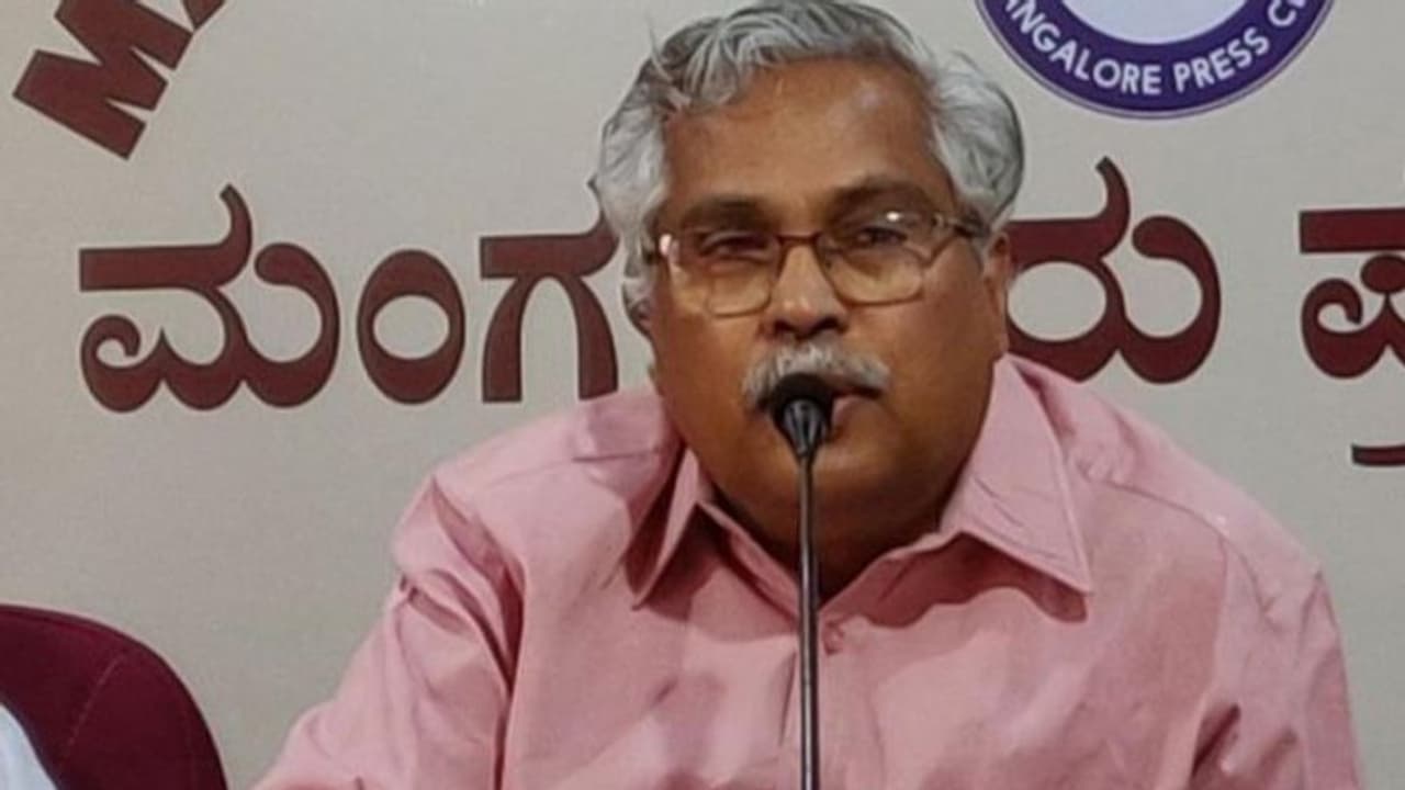 'ബാബരി പള്ളി പൊളിച്ച് അമ്പലം പണിത് ഉദ്ഘാടനത്തിന് ക്ഷണിക്കുകയാണ് ബിജെപി, നിരസിക്കാൻ കോൺഗ്രസിനാവുന്നില്ല':സിപിഐ 'ബാബരി പള്ളി പൊളിച്ച് അമ്പലം പണിത് ഉദ്ഘാടനത്തിന് ക്ഷണിക്കുകയാണ് ബിജെപി, നിരസിക്കാൻ കോൺഗ്രസിനാവുന്നില്ല':സിപിഐ