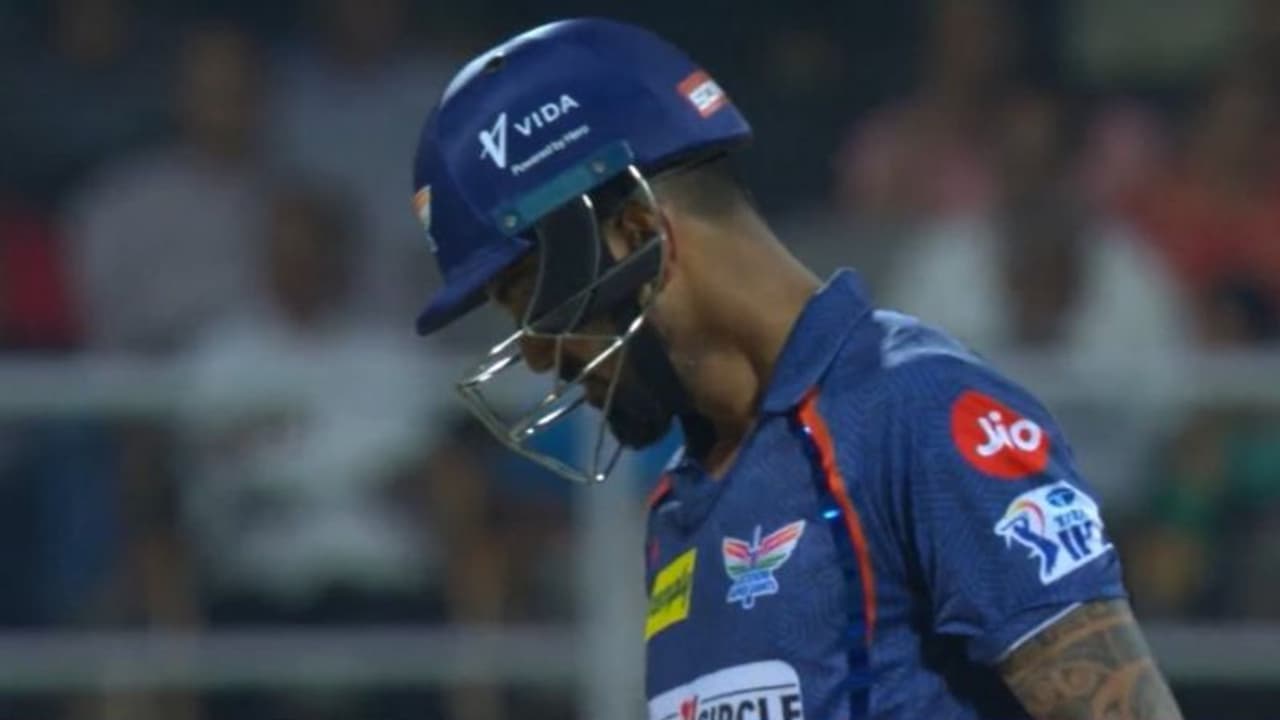 എന്ത് വിധിയിത്, വല്ലാത്ത ചതിയിത്! ഈ കണക്കുകള് രാഹുലിനെ നാണിപ്പിക്കും, ഡക്കയാല് ടീമിന് അത്രയും ആശ്വാസം എന്ത് വിധിയിത്, വല്ലാത്ത ചതിയിത്! ഈ കണക്കുകള് രാഹുലിനെ നാണിപ്പിക്കും, ഡക്കയാല് ടീമിന് അത്രയും ആശ്വാസം