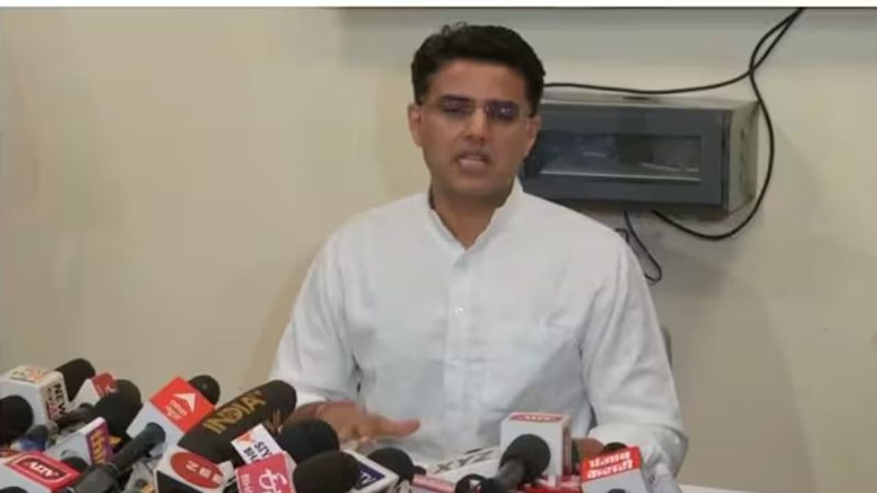 'ഉപവാസ സമരം പാർട്ടി വിരുദ്ധം'; സച്ചിൻ പൈലറ്റിനെതിരെ കടുപ്പിച്ചു കോൺഗ്രസ് 'ഉപവാസ സമരം പാർട്ടി വിരുദ്ധം'; സച്ചിൻ പൈലറ്റിനെതിരെ കടുപ്പിച്ചു കോൺഗ്രസ്