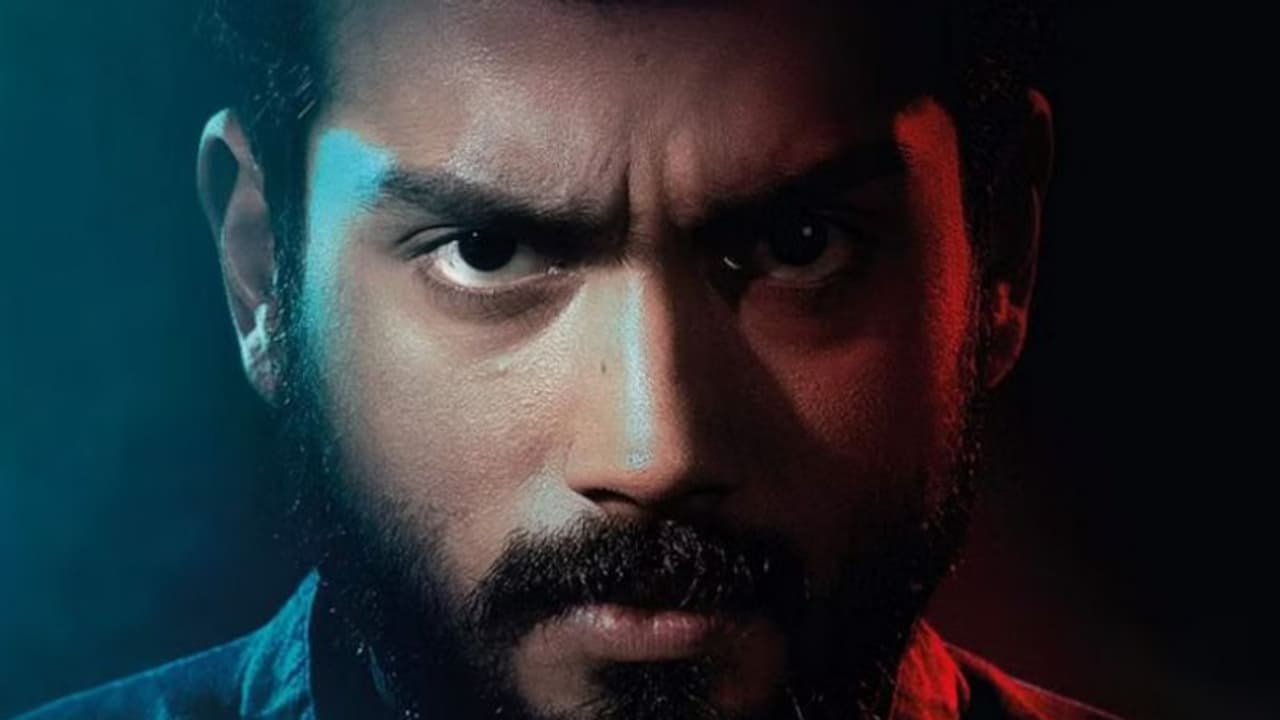 'രജനി' ഒരുങ്ങുന്നു, ഗൗരവക്കാരനായി കാളിദാസ്