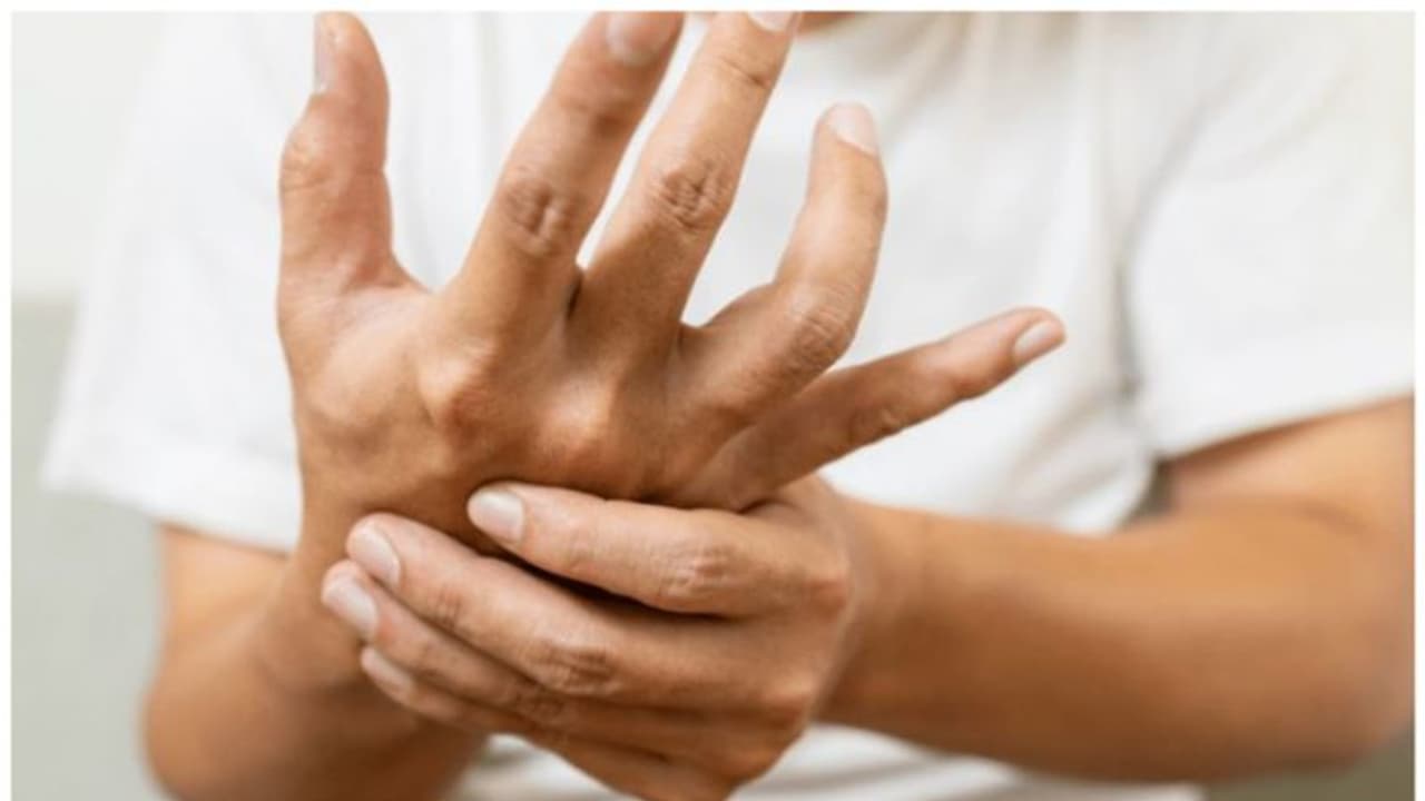 Health Tips : പാർക്കിൻസൺസ് രോഗം ; അറിഞ്ഞിരിക്കാം പ്രധാനപ്പെട്ട ലക്ഷണങ്ങൾ Health Tips : പാർക്കിൻസൺസ് രോഗം ; അറിഞ്ഞിരിക്കാം പ്രധാനപ്പെട്ട ലക്ഷണങ്ങൾ