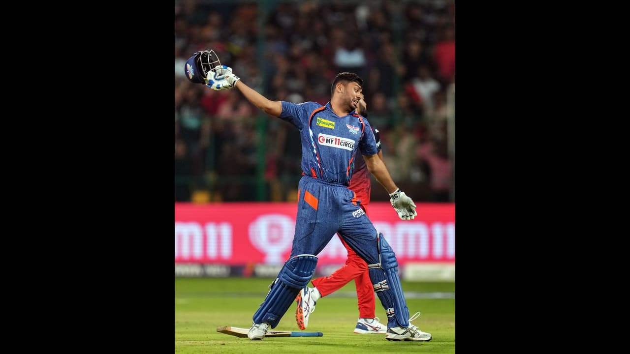 உணர்ச்சிவசப்பட்டு ஹெல்மெட்டை தூக்கி எறிந்தது எனது தவறு தான் – ஆவேஷ் கான்!