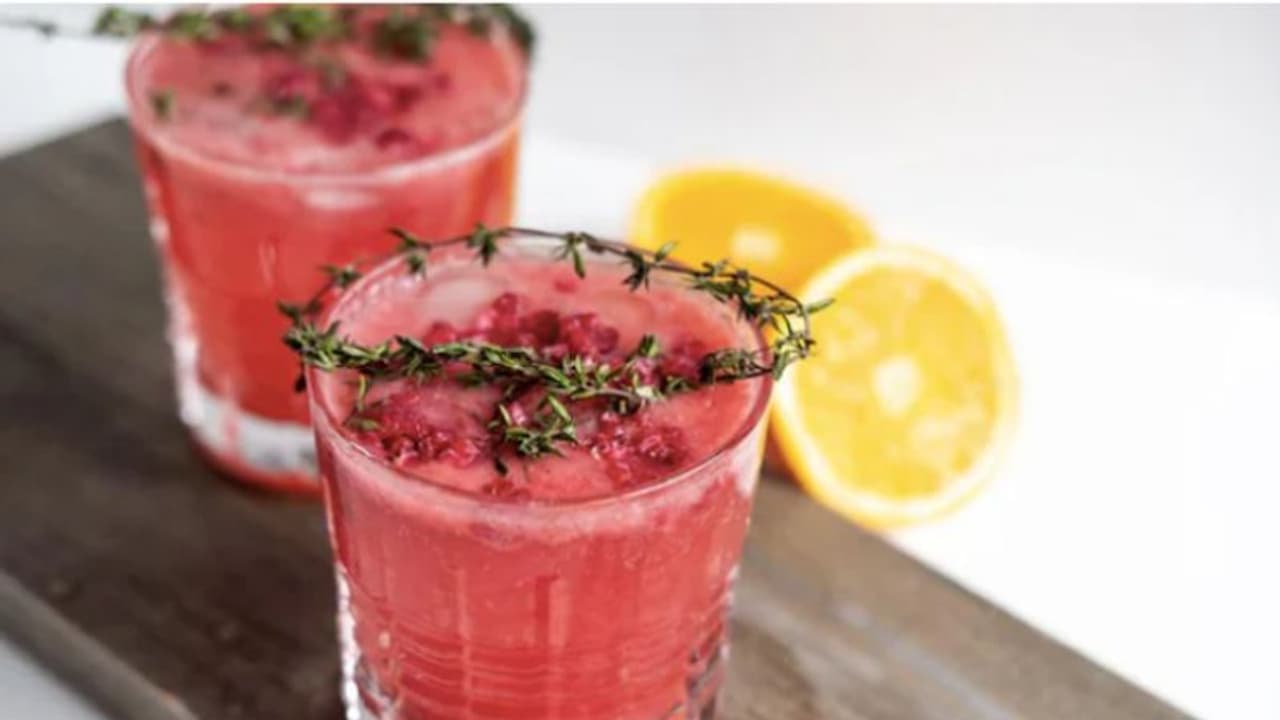 ഹീമോഗ്ലോബിന്റെ അളവ് കൂട്ടാന് വീട്ടിലുള്ള ഈ ഭക്ഷണങ്ങള് കഴിക്കാം... ഹീമോഗ്ലോബിന്റെ അളവ് കൂട്ടാന് വീട്ടിലുള്ള ഈ ഭക്ഷണങ്ങള് കഴിക്കാം...