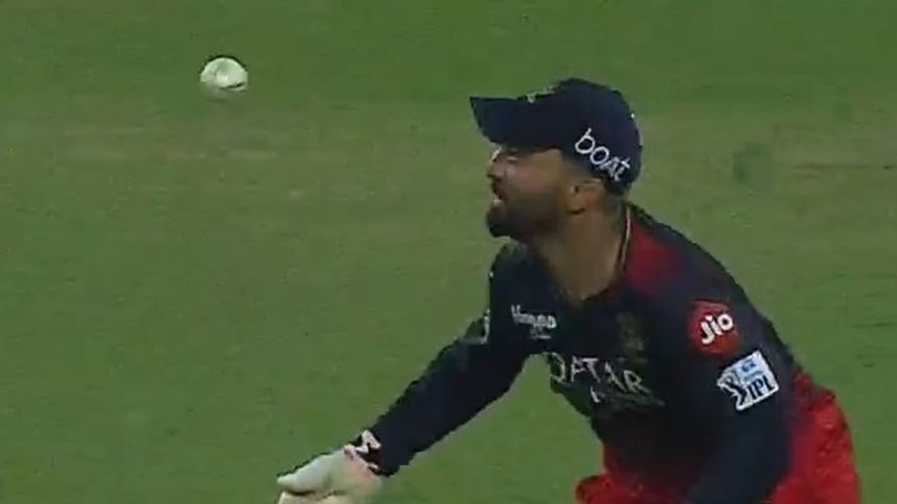 IPL 2023: இவரால் தோனி கிட்ட கூட வர முடியாது:பிளான், எக்ஸ்கியூஷன் இல்லாமல் கோட்டைவிட்ட தினேஷ் கார்த்திக்! IPL 2023: இவரால் தோனி கிட்ட கூட வர முடியாது:பிளான், எக்ஸ்கியூஷன் இல்லாமல் கோட்டைவிட்ட தினேஷ் கார்த்திக்!