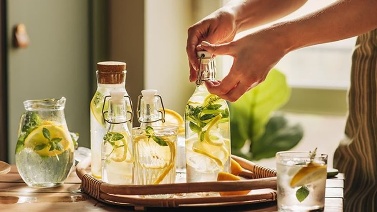 ನಿಂಬು ಶರಬತ್ತು ಮಾಡೋ ಕಾಲ ಬಂದಿದೆ.. ಪರ್ಫೆಕ್ಟ್ ಲೆಮನೇಡ್ ಮಾಡೋದು ಹೀಗೆ.. ನಿಂಬು ಶರಬತ್ತು ಮಾಡೋ ಕಾಲ ಬಂದಿದೆ.. ಪರ್ಫೆಕ್ಟ್ ಲೆಮನೇಡ್ ಮಾಡೋದು ಹೀಗೆ..