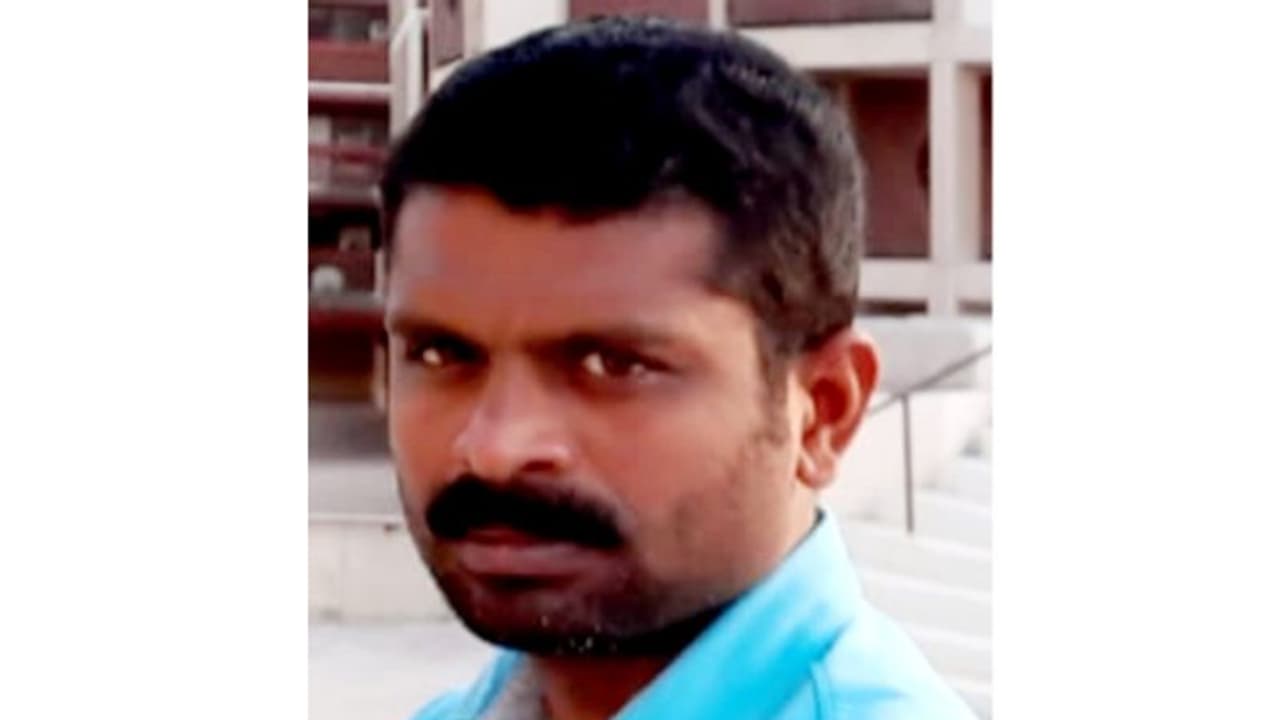 ഉംറയ്ക്ക് പോകുന്നതിനിടെ വാഹനാപകടത്തിൽ മരിച്ച പ്രവാസിയുടെ മൃതദേഹം ഖബറടക്കി ഉംറയ്ക്ക് പോകുന്നതിനിടെ വാഹനാപകടത്തിൽ മരിച്ച പ്രവാസിയുടെ മൃതദേഹം ഖബറടക്കി