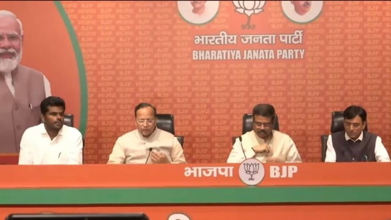 கர்நாடக தேர்தல்: வெளியானது 189 பேர் கொண்ட முதற்கட்ட பாஜக வேட்பாளர்கள் பட்டியல்!! கர்நாடக தேர்தல்: வெளியானது 189 பேர் கொண்ட முதற்கட்ட பாஜக வேட்பாளர்கள் பட்டியல்!!