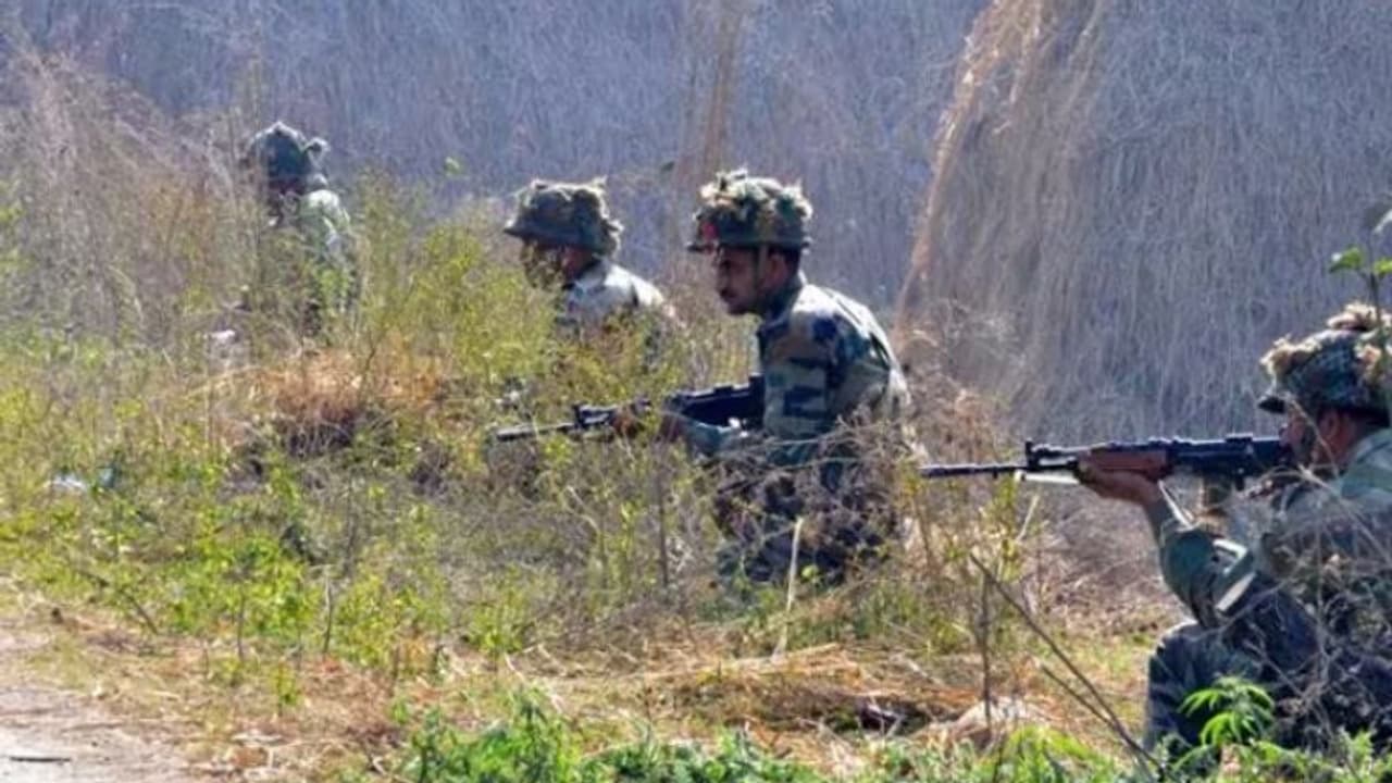 ಪಂಜಾಬ್ನಲ್ಲಿ ಶೂಟೌಟ್: ರಾಜ್ಯದ ಇಬ್ಬರು ಸೇರಿ ನಾಲ್ವರು ಯೋಧರ ದುರ್ಮರಣ; ಉಗ್ರ ದಾಳಿಯೋ? ಸೇನೆ ಒಳಗಿನವರ ದಾಳಿಯೋ? ಪಂಜಾಬ್ನಲ್ಲಿ ಶೂಟೌಟ್: ರಾಜ್ಯದ ಇಬ್ಬರು ಸೇರಿ ನಾಲ್ವರು ಯೋಧರ ದುರ್ಮರಣ; ಉಗ್ರ ದಾಳಿಯೋ? ಸೇನೆ ಒಳಗಿನವರ ದಾಳಿಯೋ?