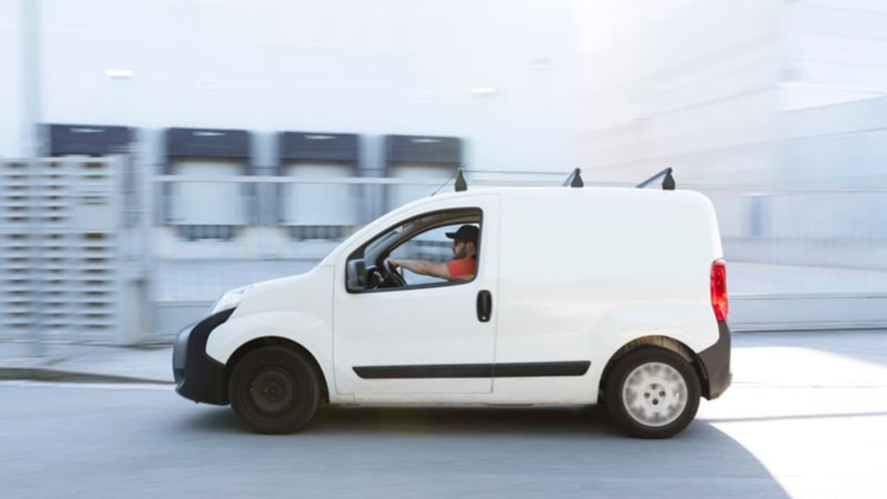 എടിഎമ്മില്‍ പണം നിറയ്ക്കാനെത്തിയ വാന്‍ ഡ്രൈവര്‍ ഒന്നരക്കോടിയുമായി മുങ്ങി! 