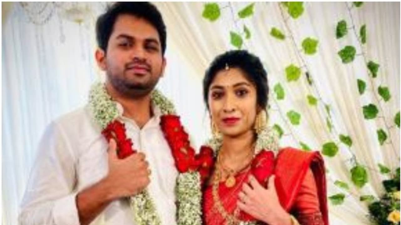 ചടങ്ങൊഴിവാക്കി, അനാഥമന്ദിരത്തിലെ അന്തേവാസികൾക്ക് ഭക്ഷണമൊരുക്കി; മാതൃകയായി സിപിഎം എംഎൽഎയുടെ മകന്റെ വിവാഹം ചടങ്ങൊഴിവാക്കി, അനാഥമന്ദിരത്തിലെ അന്തേവാസികൾക്ക് ഭക്ഷണമൊരുക്കി; മാതൃകയായി സിപിഎം എംഎൽഎയുടെ മകന്റെ വിവാഹം