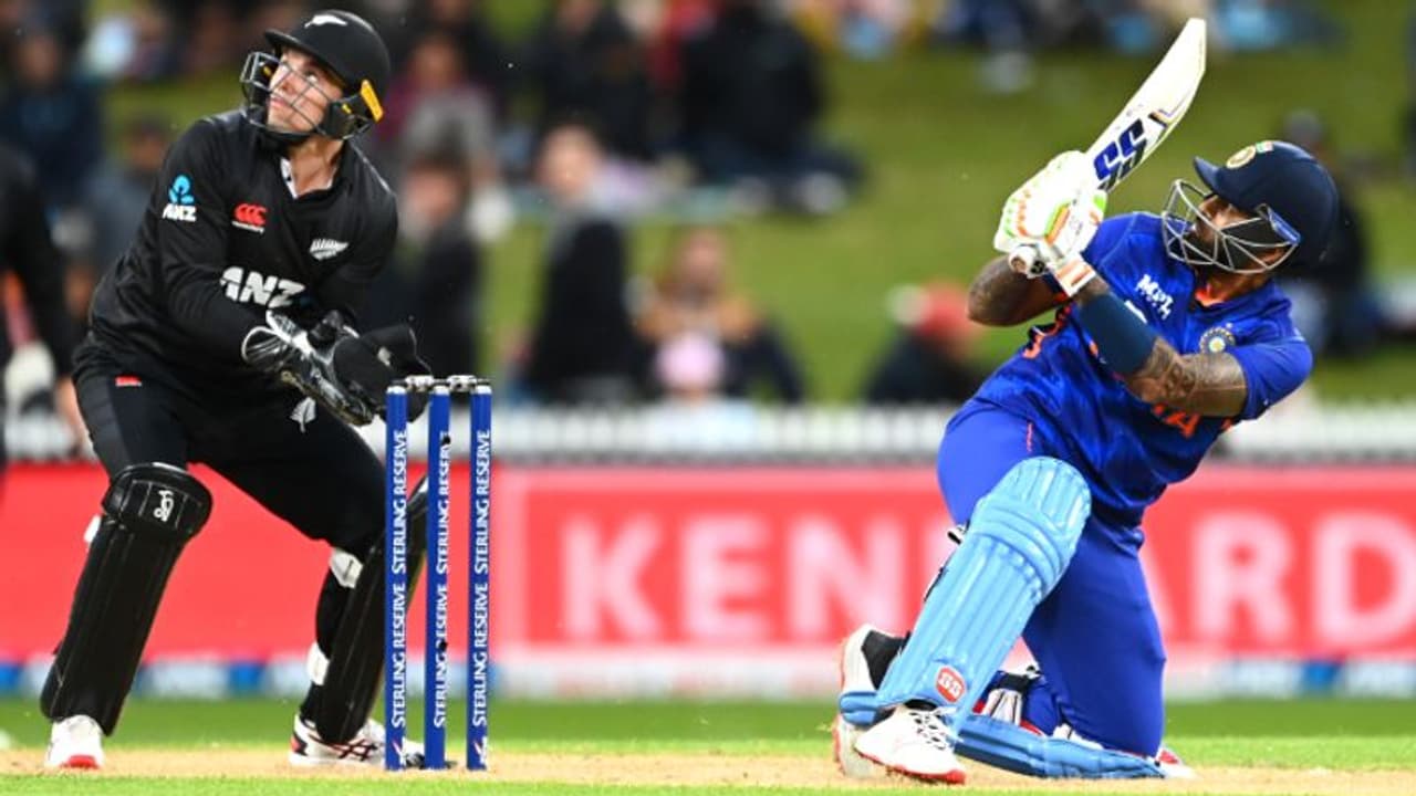 ഐപിഎല്ലിലെ ഫോമില്ലായ്മയിലും ടി20 റാങ്കിംഗില് സൂര്യോദയം തുടരുന്നു; ബാബര് അസമിനും നേട്ടം ഐപിഎല്ലിലെ ഫോമില്ലായ്മയിലും ടി20 റാങ്കിംഗില് സൂര്യോദയം തുടരുന്നു; ബാബര് അസമിനും നേട്ടം