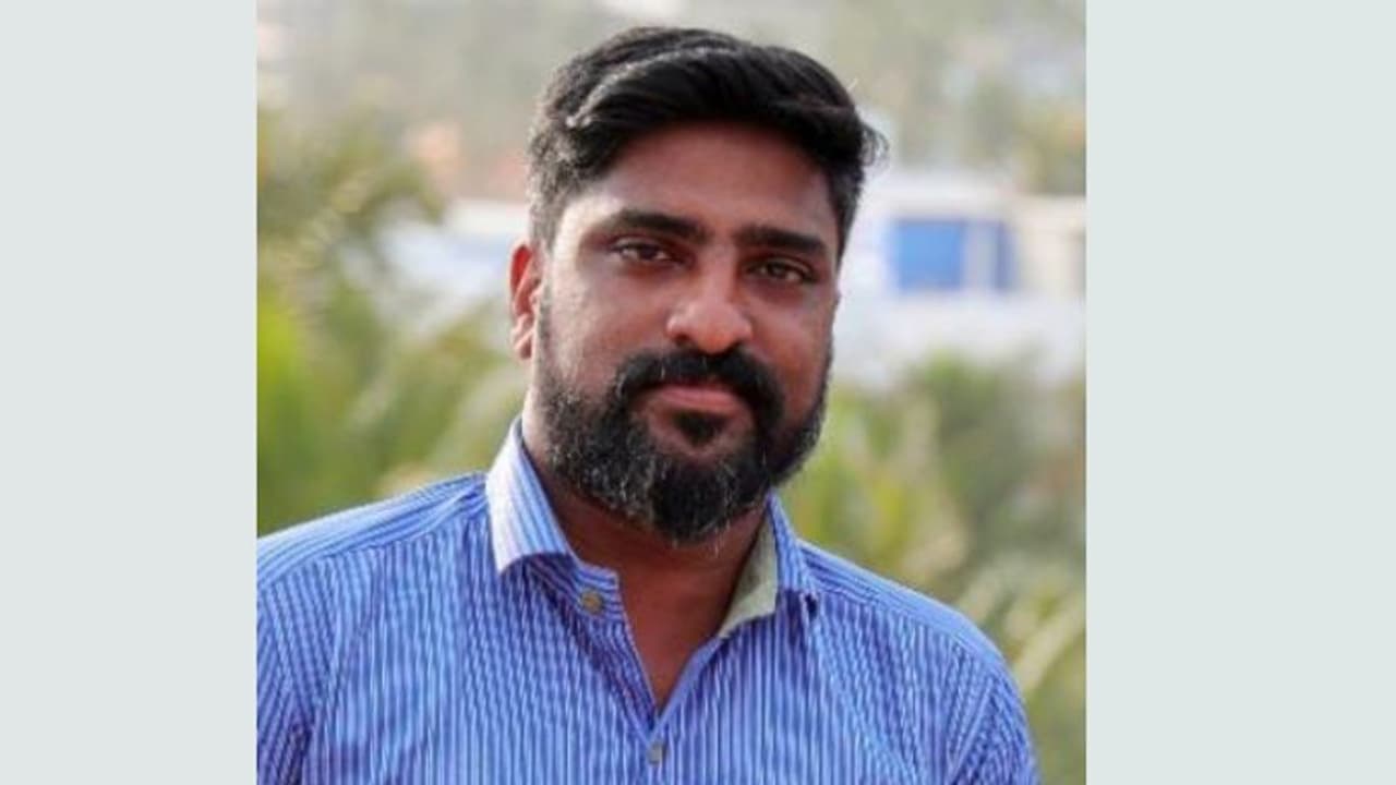 പ്രിയപ്പെട്ടവന്റെ തുടിപ്പുകൾ നാല് പുതുജീവനായി, തീവ്രദു:ഖത്തിലും മുന്നോട്ടുവന്നത് പൂര്ണ ഗര്ഭിണിയായ ഭാര്യ പ്രിയപ്പെട്ടവന്റെ തുടിപ്പുകൾ നാല് പുതുജീവനായി, തീവ്രദു:ഖത്തിലും മുന്നോട്ടുവന്നത് പൂര്ണ ഗര്ഭിണിയായ ഭാര്യ