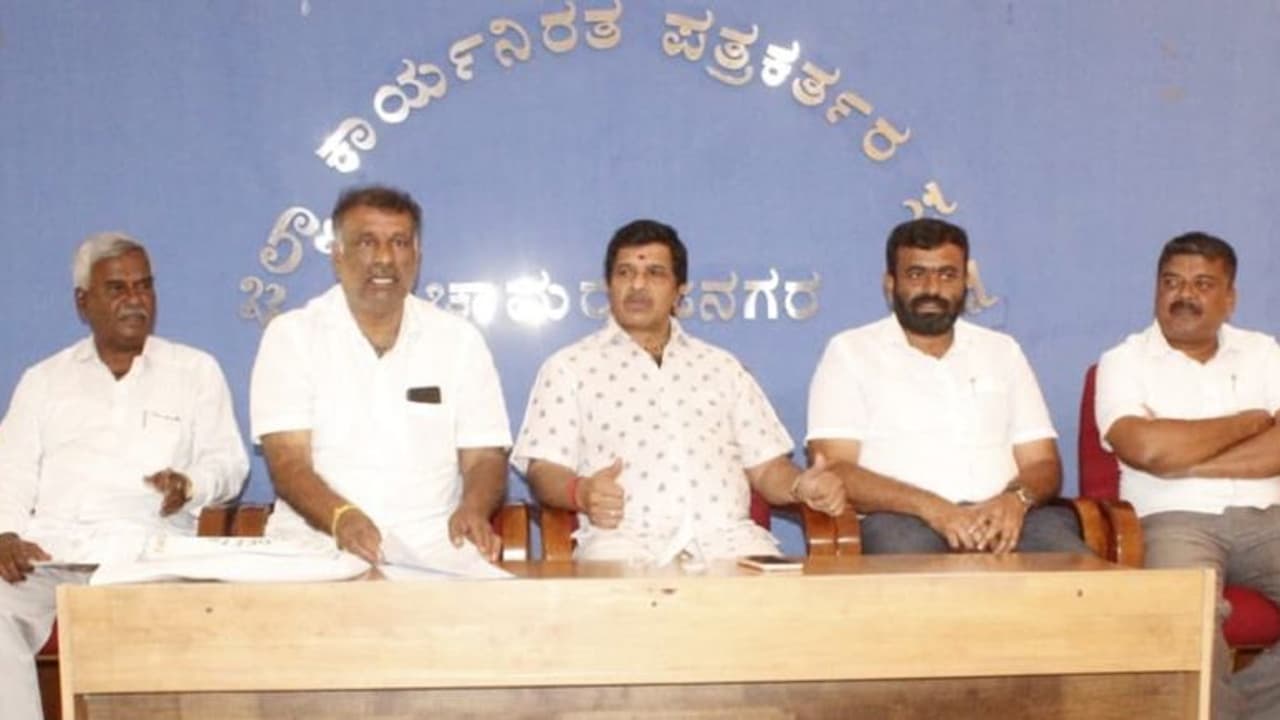 Chamarajanagar: ಕಾಂಗ್ರೆಸ್‌ಗೆ ಸ್ಟಾರ್‌ಗಳ ಅನಿವಾರ್ಯತೆ ಇಲ್ಲ: ಎಸ್‌.ನಾರಾಯಣ್‌