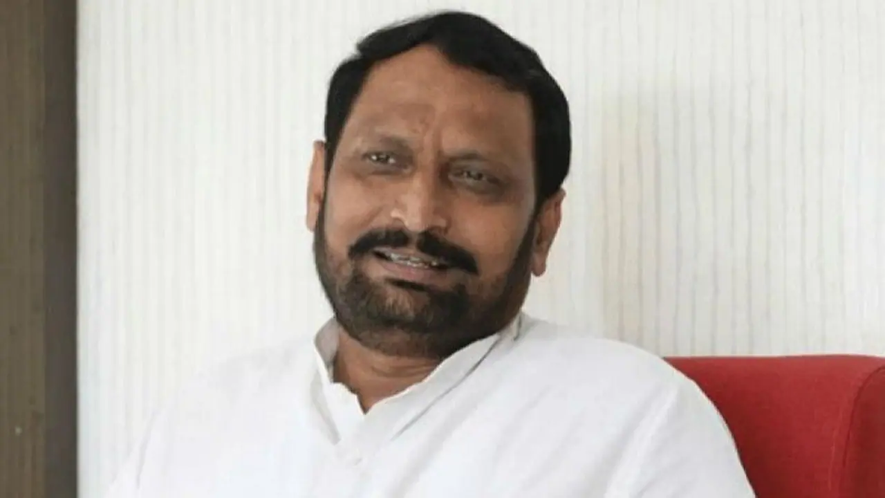 'It was a mistake to select Nirmala Sitharaman as MP from Karnataka': Congress MLA Laxman Savadi
