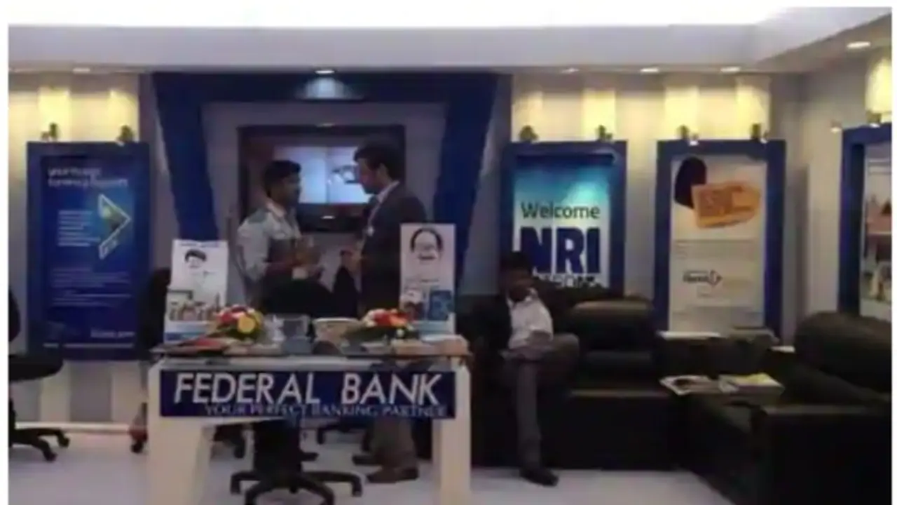 യുപിഐ ഇടപാടുകളിൽ അക്കൗണ്ടുകൾ മരവിപ്പിച്ചു, നടപടി ഫെഡറൽ ബാങ്ക് അക്കൗണ്ടുകളിൽ; വ്യാപാരികൾ ആശങ്കയിൽ യുപിഐ ഇടപാടുകളിൽ അക്കൗണ്ടുകൾ മരവിപ്പിച്ചു, നടപടി ഫെഡറൽ ബാങ്ക് അക്കൗണ്ടുകളിൽ; വ്യാപാരികൾ ആശങ്കയിൽ