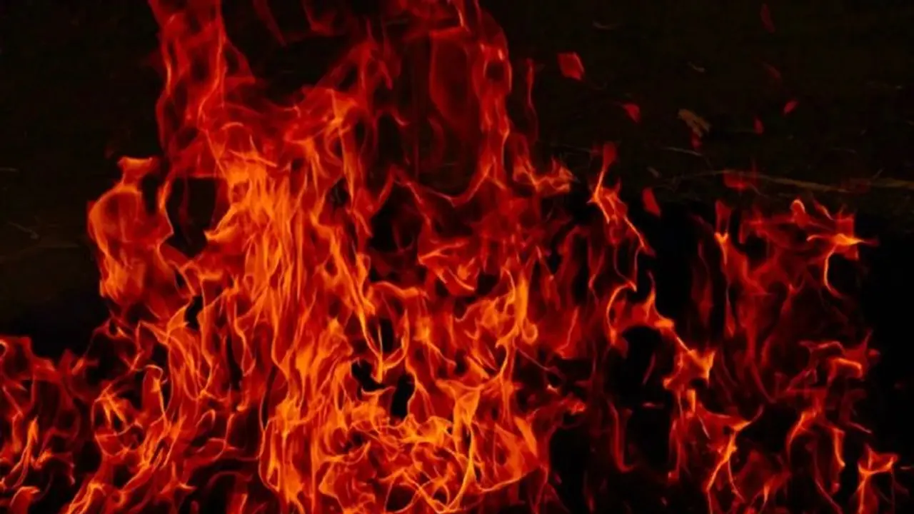 கந்துவட்டி கொடுமையால் திருவாரூர் ஆட்சியர் அலுவலகத்தில் ஒருவர் தீக்குளிப்பு