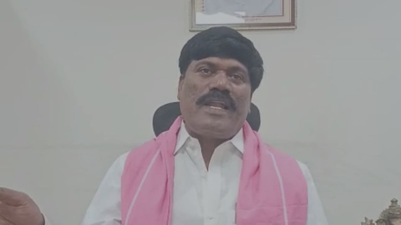 ఏపీ నాయకులంతా దద్దమ్మలే... దమ్మున్న నాయకుడు కేసీఆర్ : బిఆర్ఎస్ ఎమ్మెల్యే సంచలనం (వీడియో) ఏపీ నాయకులంతా దద్దమ్మలే... దమ్మున్న నాయకుడు కేసీఆర్ : బిఆర్ఎస్ ఎమ్మెల్యే సంచలనం (వీడియో)