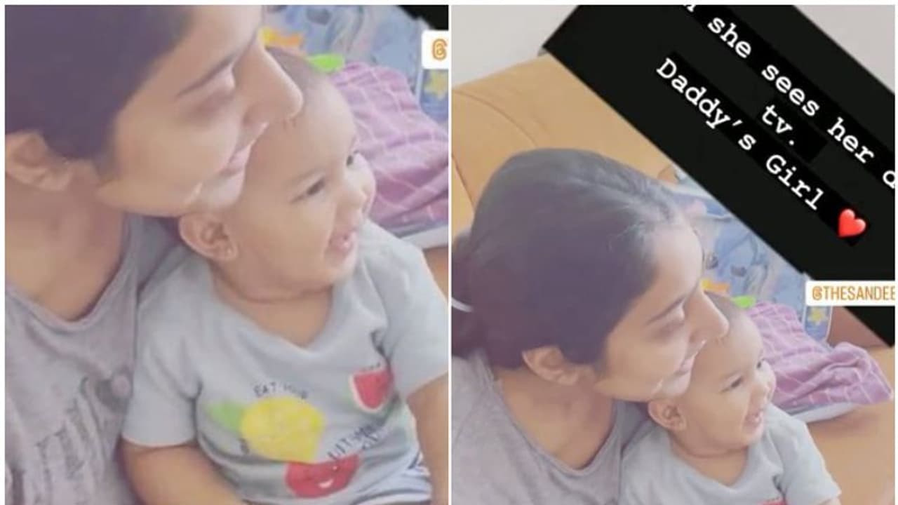 സന്ദീപ് ശർമയുടെ ഹീറോയിസം; ധോണിയെ വിറപ്പിച്ച അച്ഛന്റെ പവർ യോർക്കറുകൾ ടിവിയിൽ കണ്ട് ചിരിതൂകി മുത്തുമണി, വീഡിയോ സന്ദീപ് ശർമയുടെ ഹീറോയിസം; ധോണിയെ വിറപ്പിച്ച അച്ഛന്റെ പവർ യോർക്കറുകൾ ടിവിയിൽ കണ്ട് ചിരിതൂകി മുത്തുമണി, വീഡിയോ