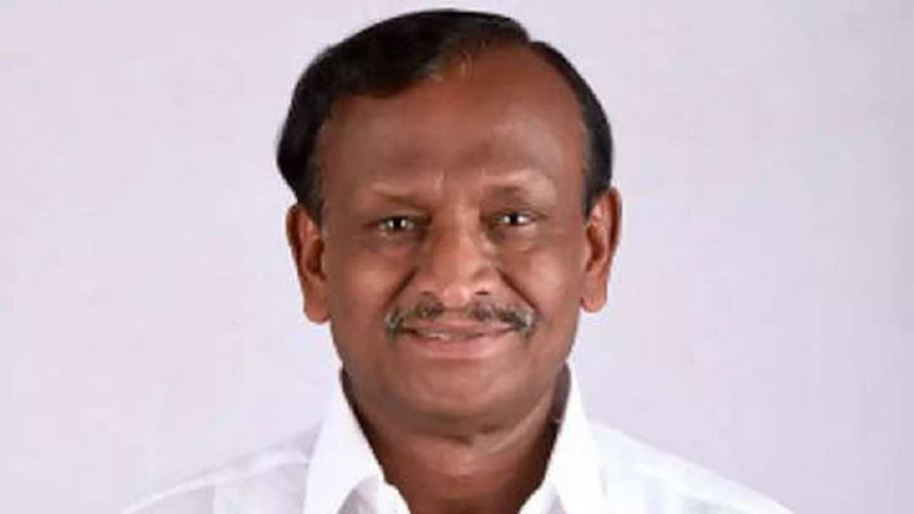 ಜಾತಿವಾದಿ ರಾಜಕಾರಣಿ ನಾನಲ್ಲ, ಎಲ್ಲ ಧರ್ಮದವರನ್ನು ಸಮಾನವಾಗಿ ನೋಡಿದ್ದೇನೆ: ಸಚಿವ ಎಂಟಿಬಿ ಜಾತಿವಾದಿ ರಾಜಕಾರಣಿ ನಾನಲ್ಲ, ಎಲ್ಲ ಧರ್ಮದವರನ್ನು ಸಮಾನವಾಗಿ ನೋಡಿದ್ದೇನೆ: ಸಚಿವ ಎಂಟಿಬಿ