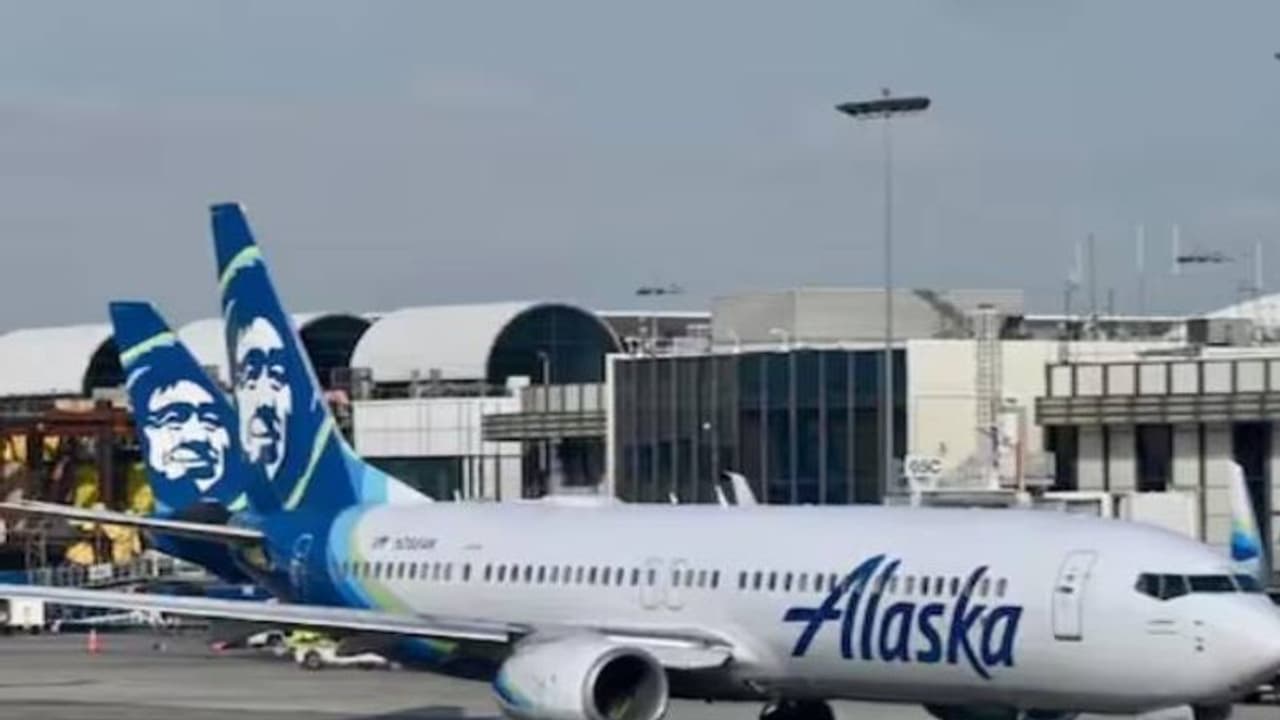 മദ്യപിച്ചു, മരിക്കാൻ പോവുകയാണ് എന്നും പറഞ്ഞ് വിമാനത്തിൽ സഹയാത്രക്കാരിയോട് അതിക്രമം മദ്യപിച്ചു, മരിക്കാൻ പോവുകയാണ് എന്നും പറഞ്ഞ് വിമാനത്തിൽ സഹയാത്രക്കാരിയോട് അതിക്രമം