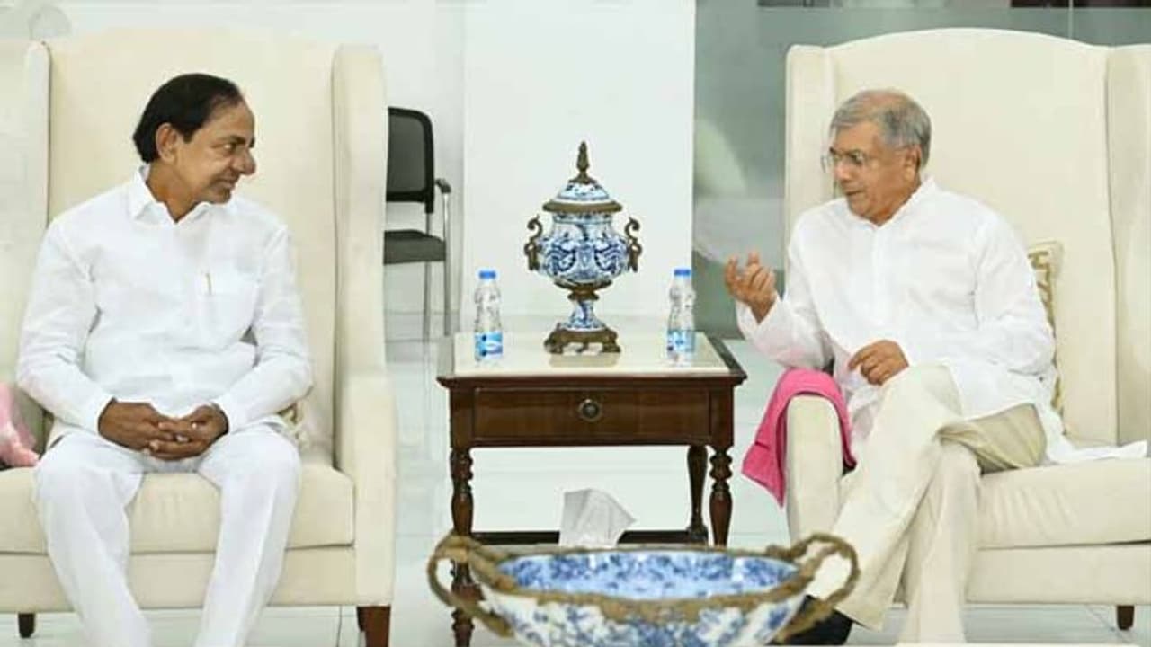 అంబేద్కర్ పేరిట ప్రత్యేక అవార్డ్ .. 50 కోట్లు డిపాజిట్ : కేసీఆర్ కీలక ప్రకటన అంబేద్కర్ పేరిట ప్రత్యేక అవార్డ్ .. 50 కోట్లు డిపాజిట్ : కేసీఆర్ కీలక ప్రకటన