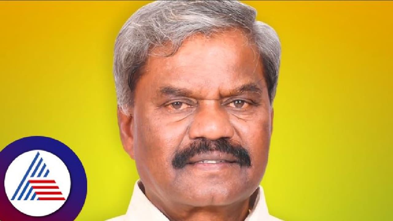 ಆಂಜನೇಯರಿಂದ ನಯಾಪೈಸೆ ಕೆಲಸ ಆಗಿಲ್ಲ, ಈಗ ಗ್ಯಾರೆಂಟಿ ಕಾರ್ಡ್ ಯಾಕೆ?: ಶಾಸಕ ಎಂ ಚಂದ್ರಪ್ಪ ಕಿಡಿ ಆಂಜನೇಯರಿಂದ ನಯಾಪೈಸೆ ಕೆಲಸ ಆಗಿಲ್ಲ, ಈಗ ಗ್ಯಾರೆಂಟಿ ಕಾರ್ಡ್ ಯಾಕೆ?: ಶಾಸಕ ಎಂ ಚಂದ್ರಪ್ಪ ಕಿಡಿ