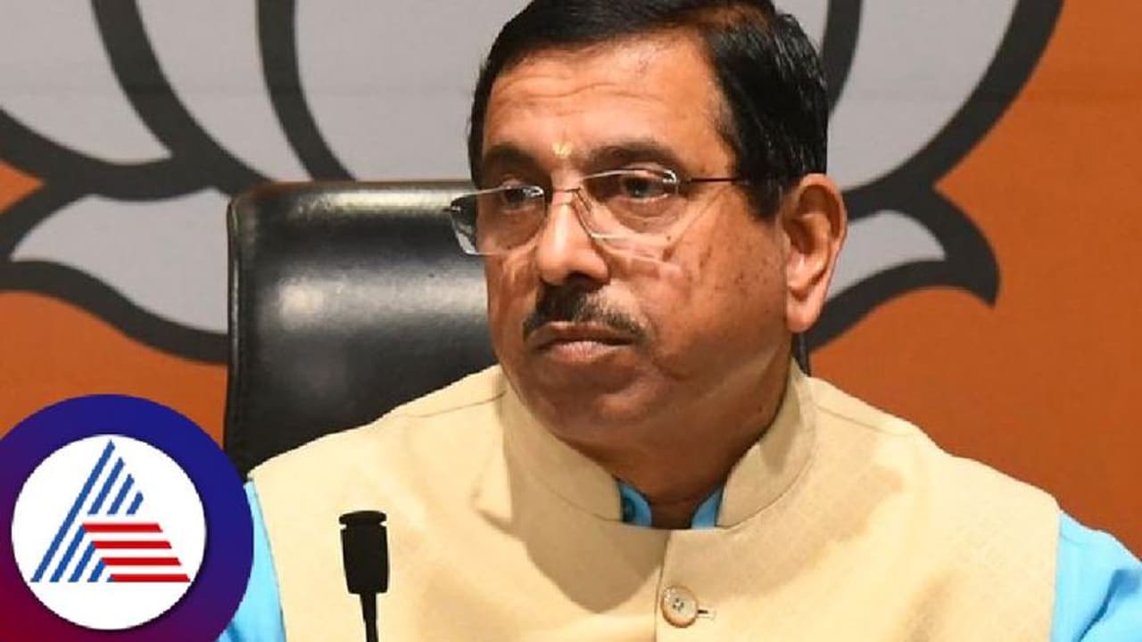 ರಾಷ್ಟ್ರೀಯ ಅಧ್ಯಕ್ಷರೊಂದಿಗೆ ಮಾತುಕತೆ ಆಗಿದೆ, ಶೆಟ್ಟರ್‌ಗೆ ಟಿಕೆಟ್‌ ಸಿಗುವ ವಿಶ್ವಾಸವಿದೆ : ಜೋಶಿ