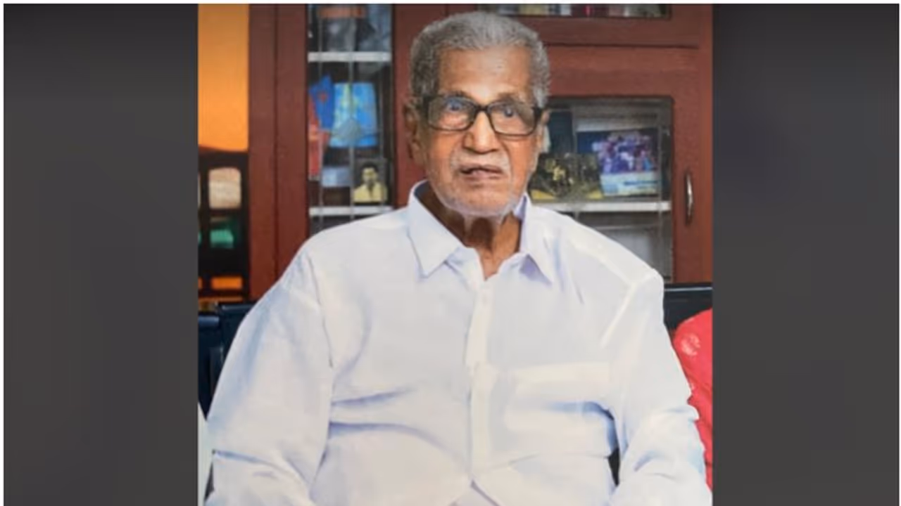 സ്വാതന്ത്ര്യസമര സേനാനി എ. ഗോപാലന്കുട്ടി മേനോന് അന്തരിച്ചു സ്വാതന്ത്ര്യസമര സേനാനി എ. ഗോപാലന്കുട്ടി മേനോന് അന്തരിച്ചു