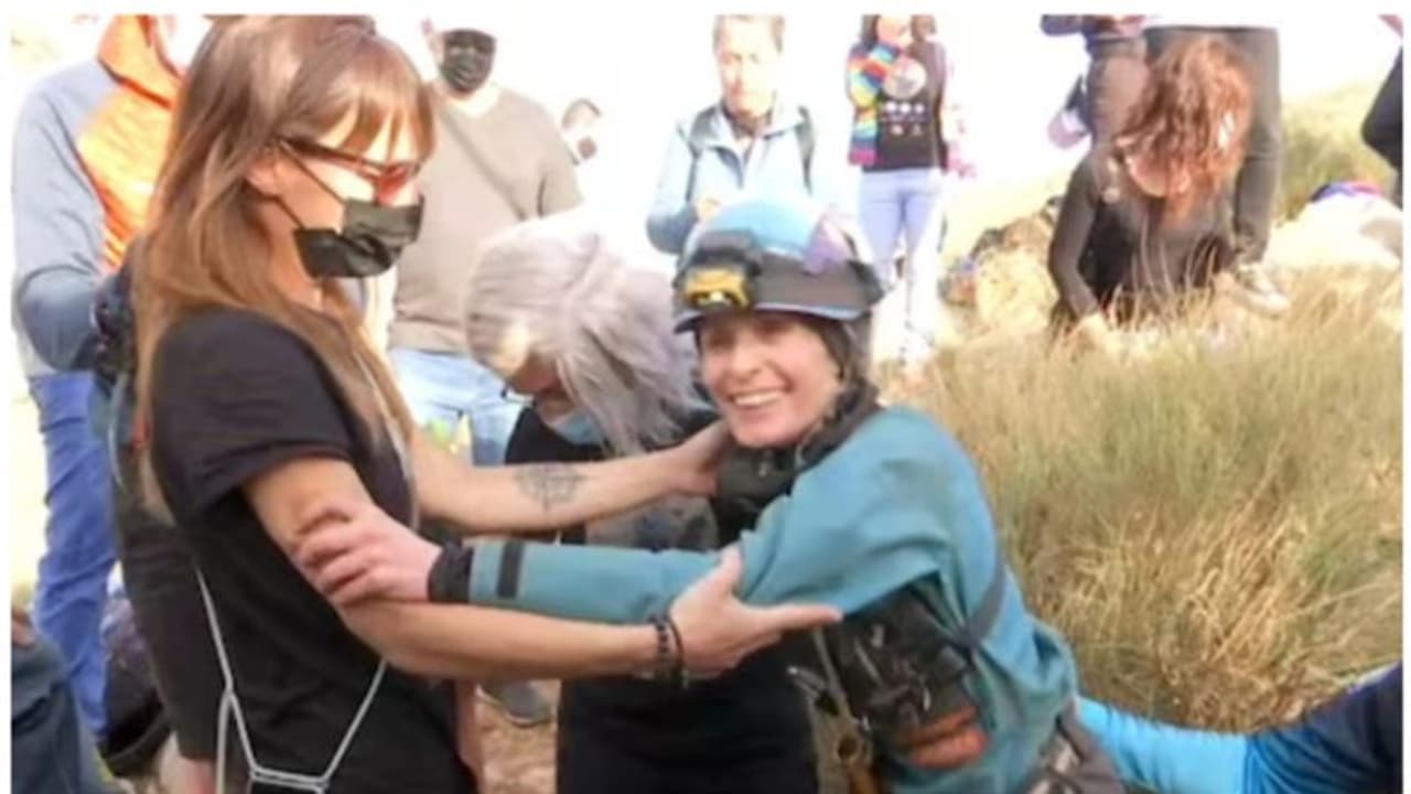 500 ദിവസം ഗുഹാ ജീവിതം നയിച്ച യുവതി പുറത്തിറങ്ങി; 'ഒരിക്കല്‍ പോലും പുറത്തേക്കുവരാന്‍ തോന്നിയില്ലെന്ന്' യുവതി