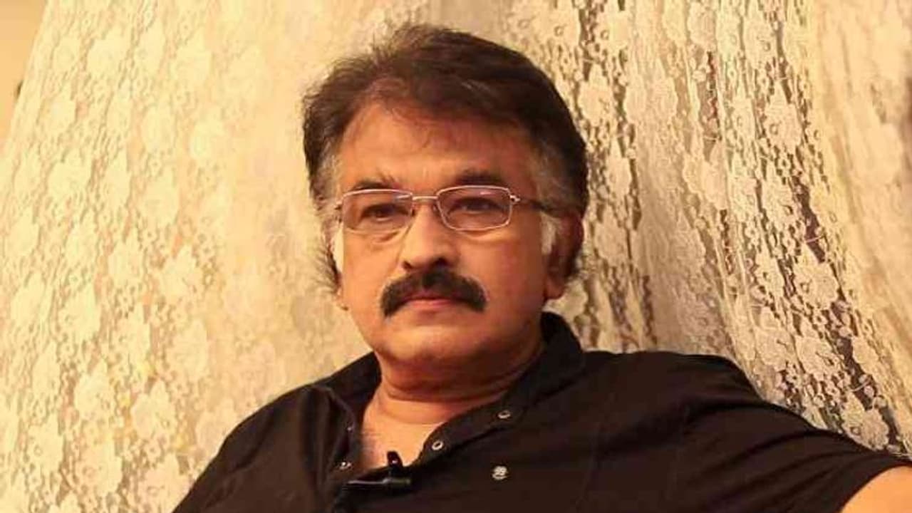 தயாரிப்பாளர்கள் தேர்தல் நடக்கும் இடத்தை மாற்ற வேண்டும்! தேர்தல் அதிகாரிகளுக்கு பட அதிபர் கேயார் கோரிக்கை! தயாரிப்பாளர்கள் தேர்தல் நடக்கும் இடத்தை மாற்ற வேண்டும்! தேர்தல் அதிகாரிகளுக்கு பட அதிபர் கேயார் கோரிக்கை!