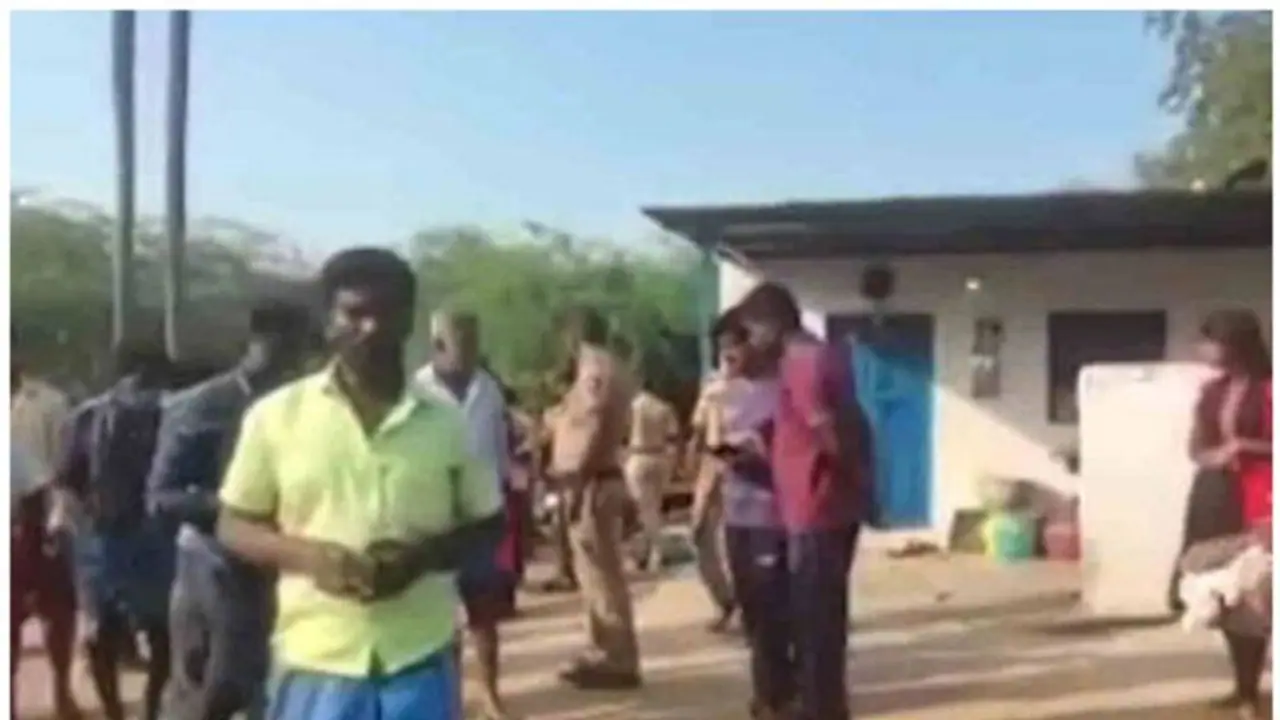 വീണ്ടും ദുരഭിമാനക്കൊല; ഗൃഹനാഥന് ഭാര്യയെയും മകനെയും കൊലപ്പെടുത്തി, മരുമകൾ ഗുരുതരാവസ്ഥയിൽ വീണ്ടും ദുരഭിമാനക്കൊല; ഗൃഹനാഥന് ഭാര്യയെയും മകനെയും കൊലപ്പെടുത്തി, മരുമകൾ ഗുരുതരാവസ്ഥയിൽ