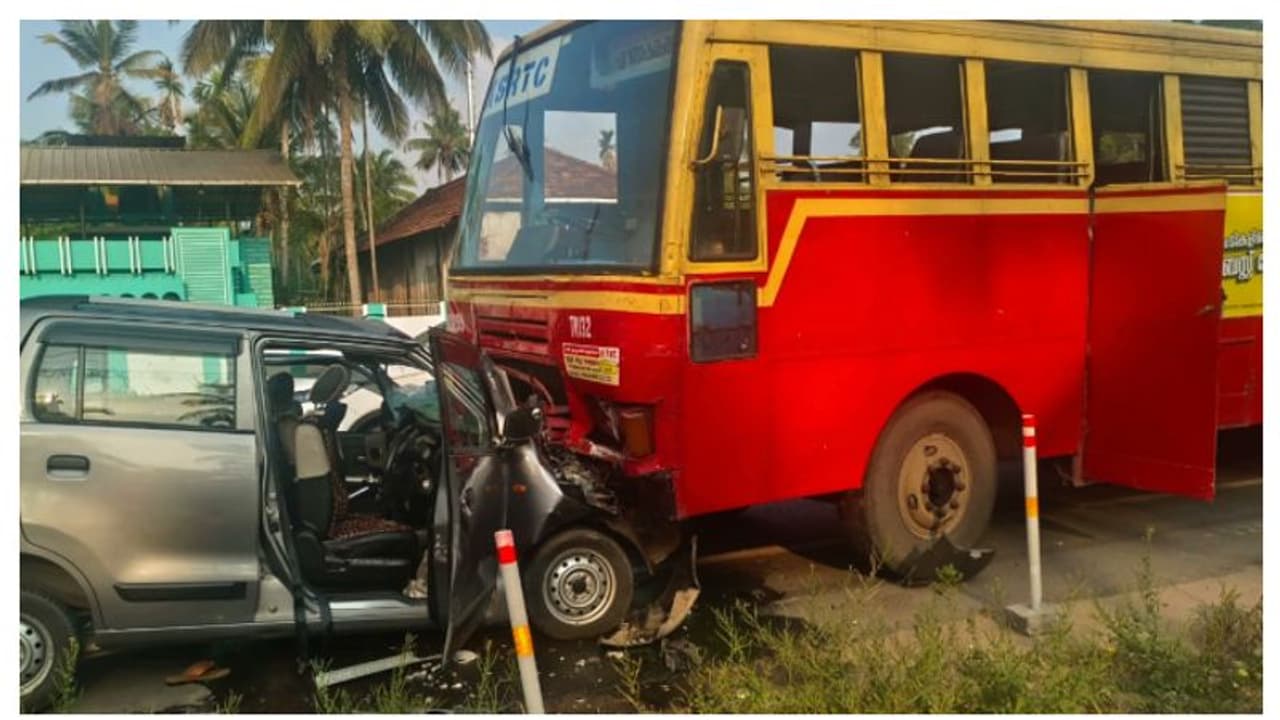 കെ.എസ്.ആർ.ടി.സി. ബസും കാറും കൂട്ടിയിടിച്ച് കാർ യാത്രികരായ രണ്ട് പേർ മരിച്ചു; മൂന്ന് പേർക്ക് പരിക്ക്